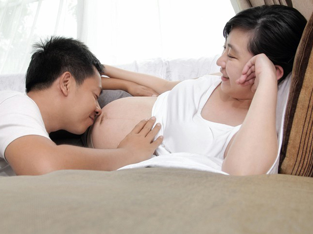 Mang thai 3 tháng đầu “yêu” có làm ảnh hưởng đến em bé